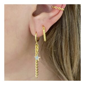 aros de plata cadena y estrella aries puestos