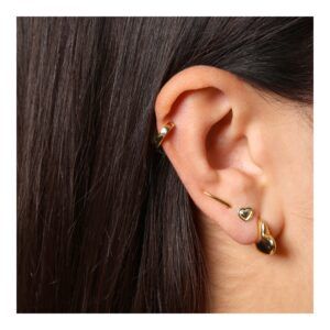 chica con pendientes plata corazon 3d broken chica con pendientes plata corazon 3d broken