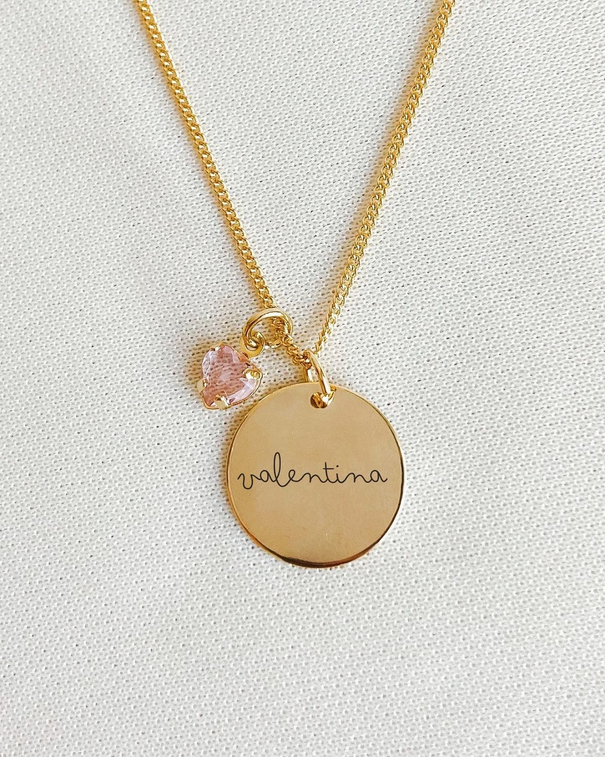 Joyas de plata personalizadas: crea un regalo único 85c693b41db23da4c58f89e77914c12e