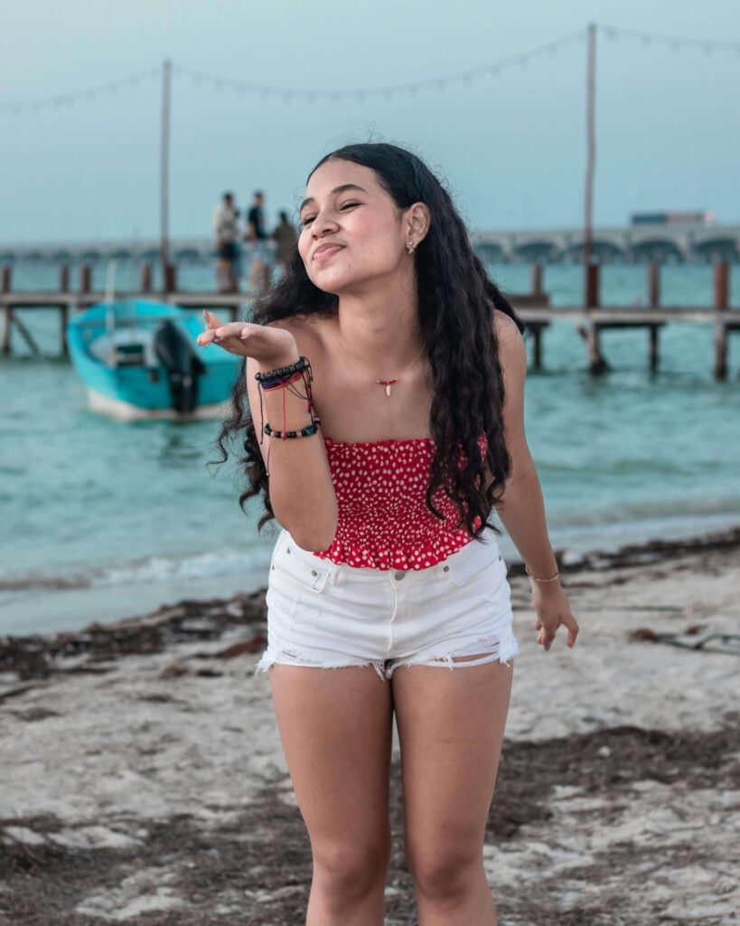Cómo cuidar tus joyas de plata en verano: sol, agua del mar y piscina joyas de plata en la playa efectos del agua del mar 1
