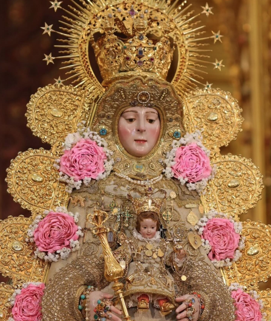 Medalla Virgen del Rocío en Plata: Historia, Significado y Guía Completa virgel del rocio. Imagen del santuario